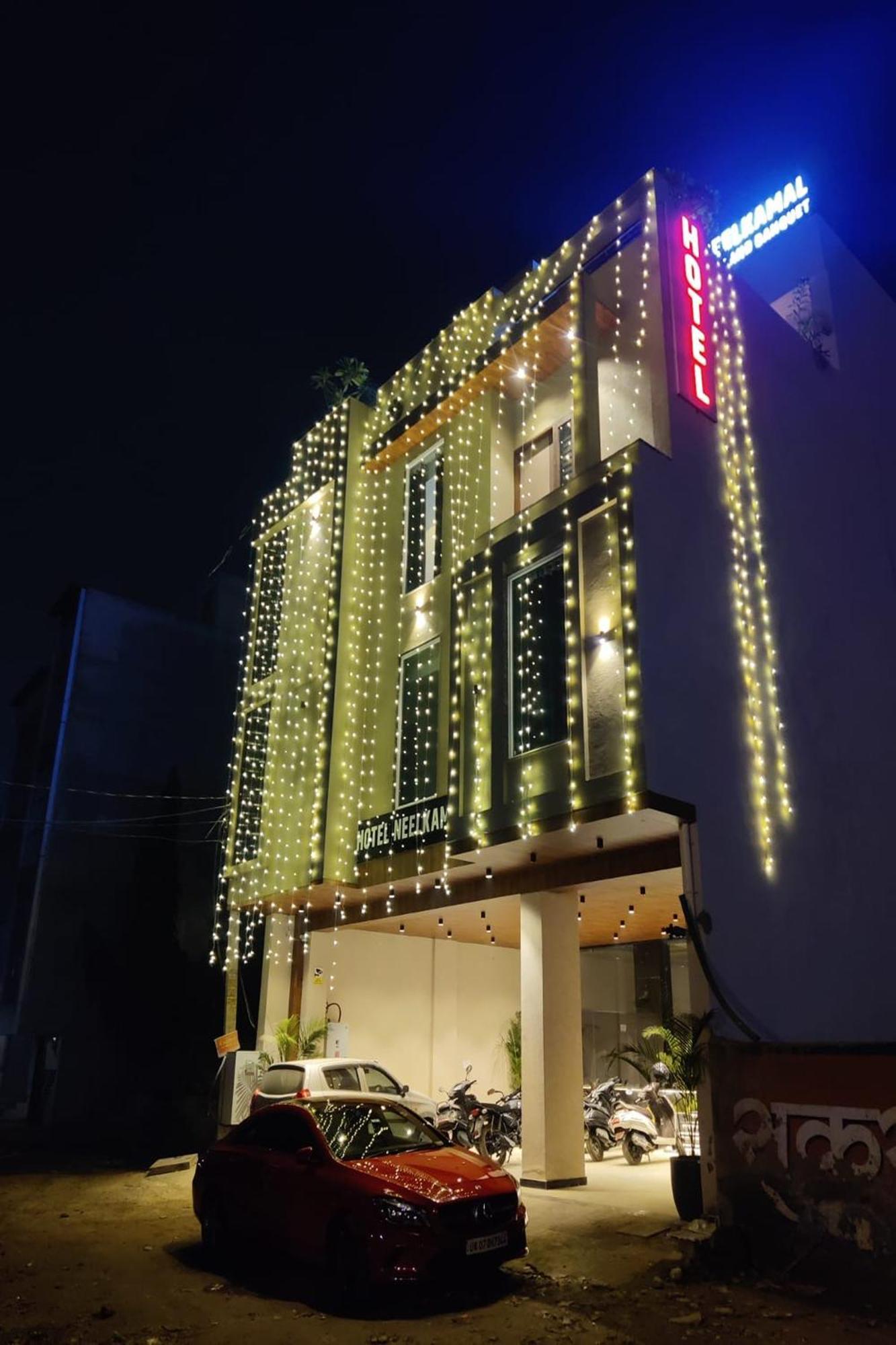Hotel Neel Kamal 3*